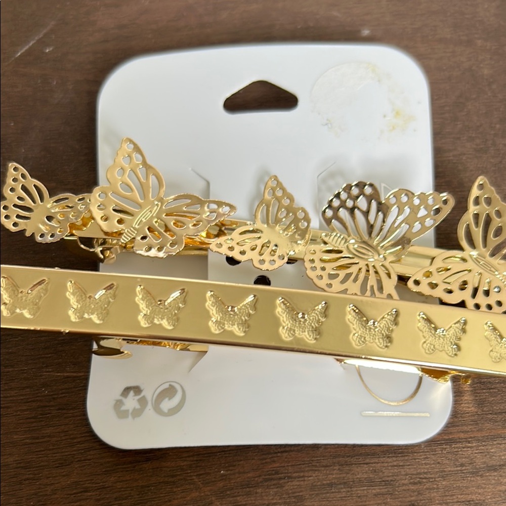 Icing by Claire’s Gold Butterfly Hair Clip Set - Picture 3 of 3